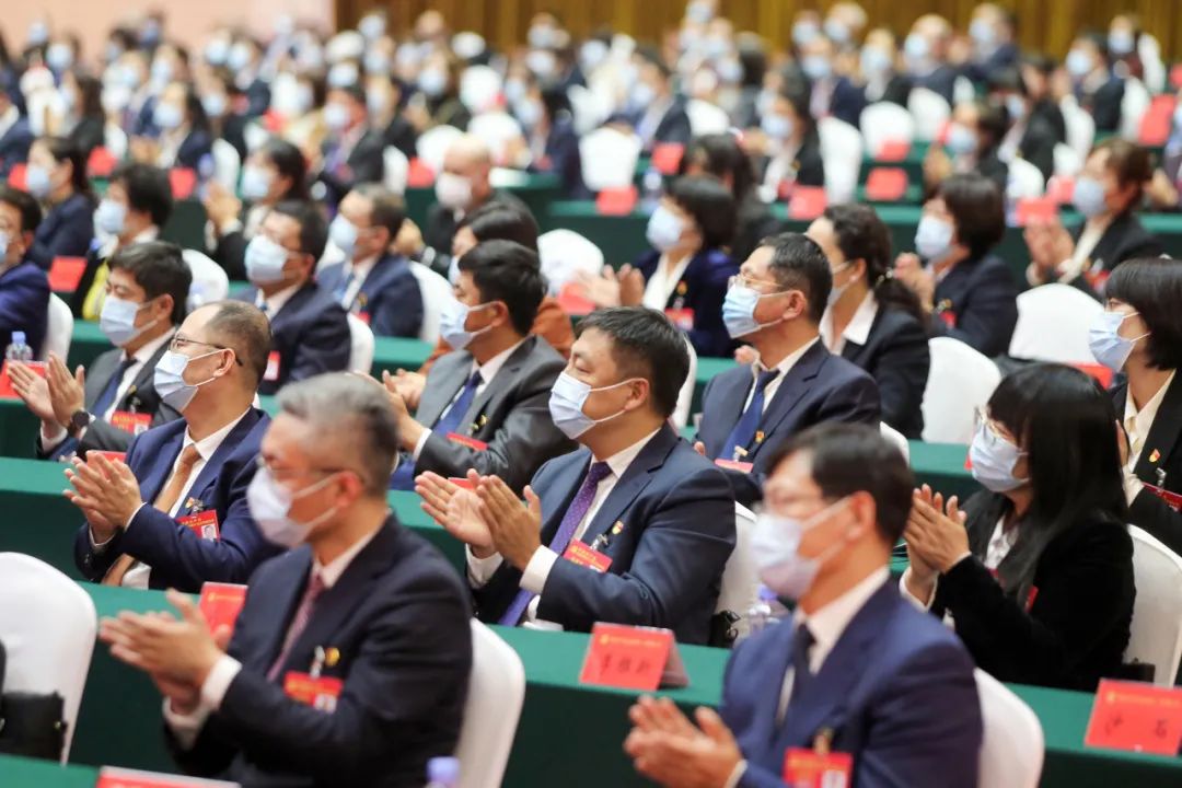 中国共产党大连市第十三次代表大会胜利闭幕(图3) 中国共产党大连市第十三次代表大会胜利闭幕(图3)