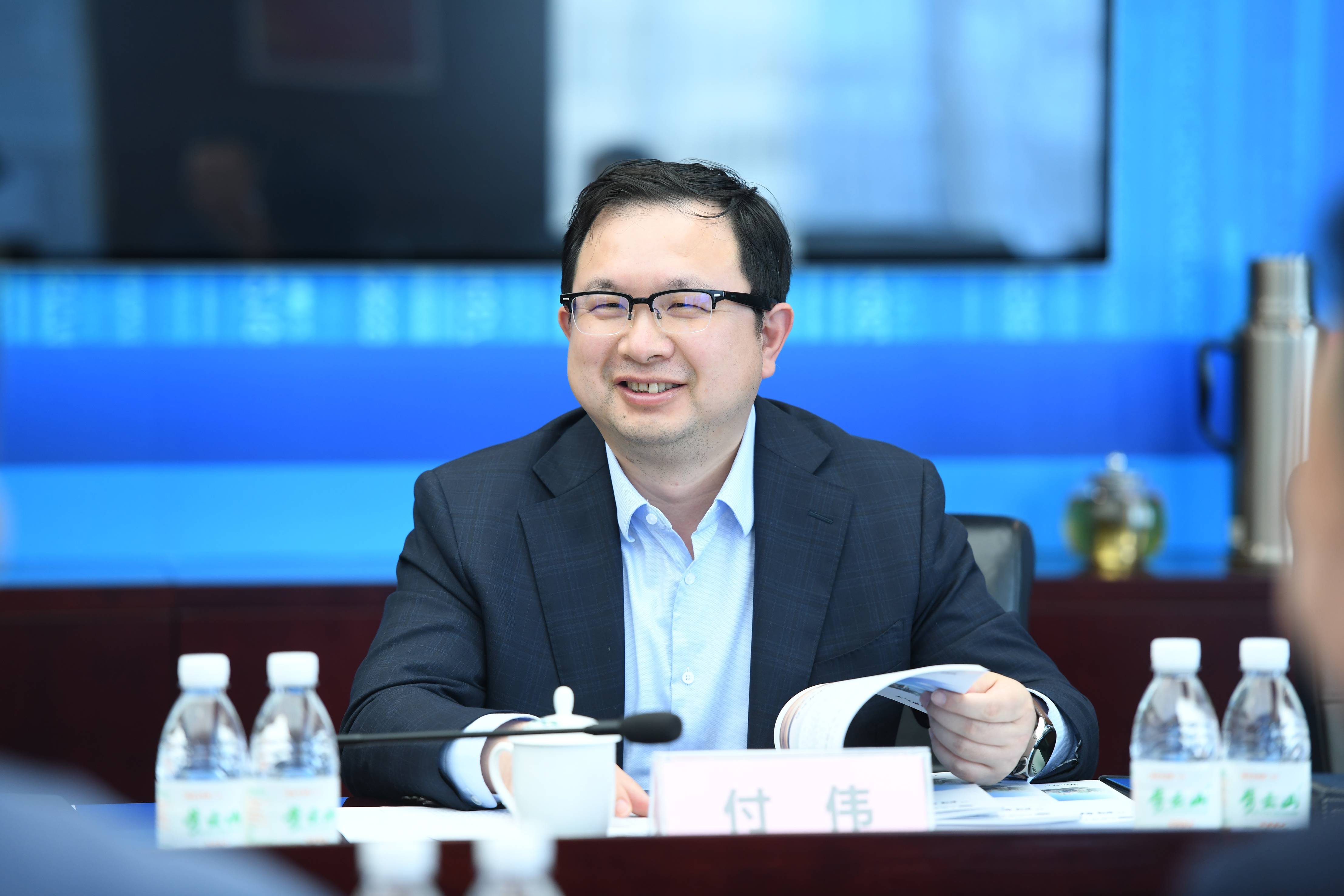 大连市工商联“四好”商会认定审核工作组莅临我会考察指导(图3) 大连市工商联“四好”商会认定审核工作组莅临我会考察指导(图3)