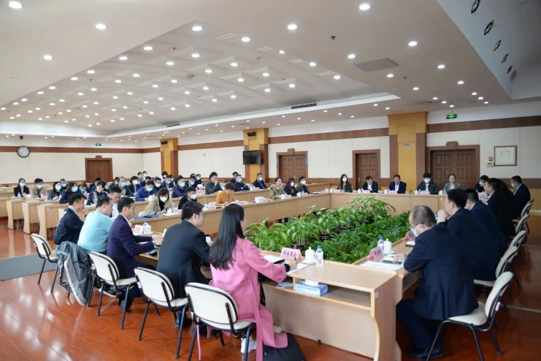 大连市上海商会参加市市场监管局营商环境座谈会(图2) 大连市上海商会参加市市场监管局营商环境座谈会(图2)